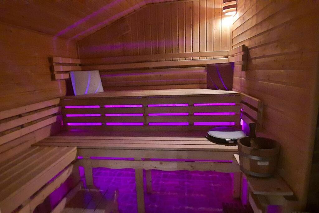 Bungalow Mit Sauna In Einer Ruhige Wald Lage. Grossnaundorf エクステリア 写真